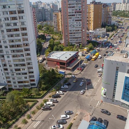 Apartment In 2 Min From Poznyaky Metro Station Киев Экстерьер фото