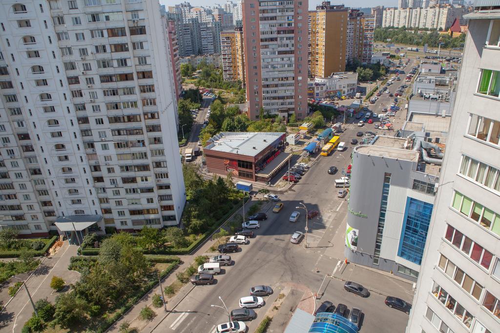 Apartment In 2 Min From Poznyaky Metro Station Киев Экстерьер фото